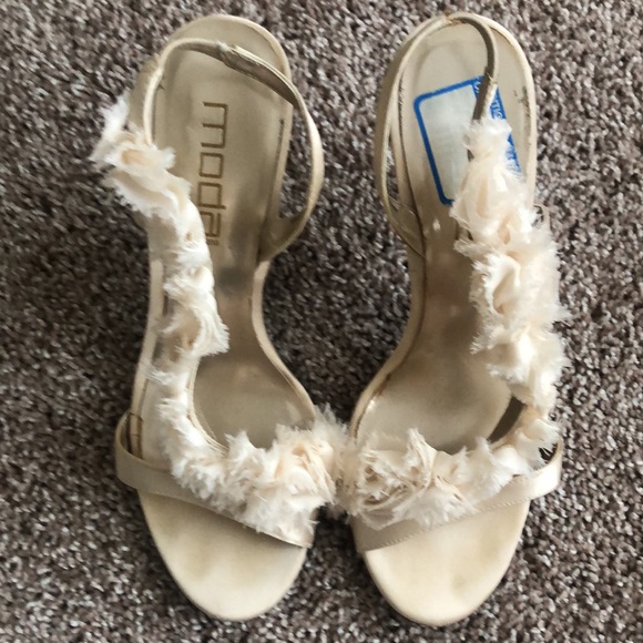 Moda Spana Heels - Picture 5 of 8